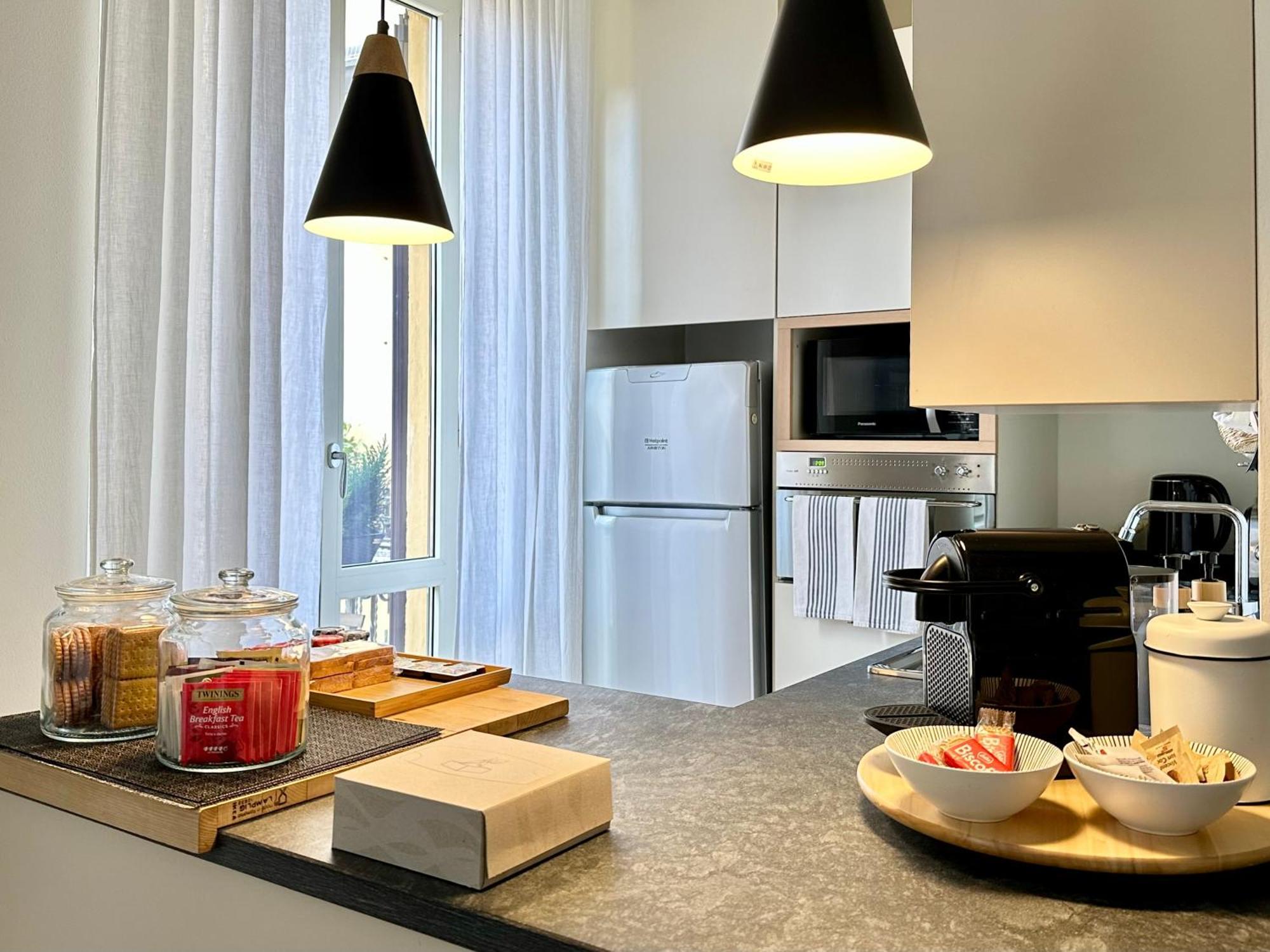 Lily Pads -Elegant Apartment- In The City Center 밀라노 외부 사진